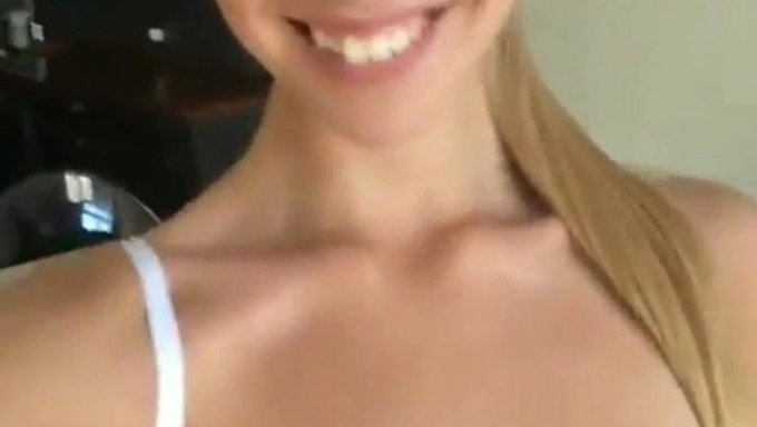 Filles À Peine Habillées