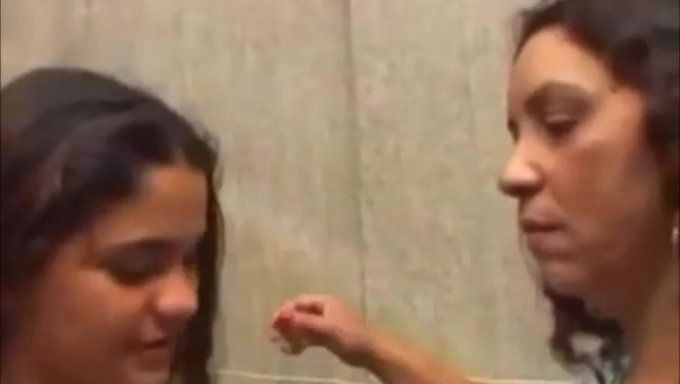 Les Mamans Taboues: Une Rencontre De Maman Faite Maison