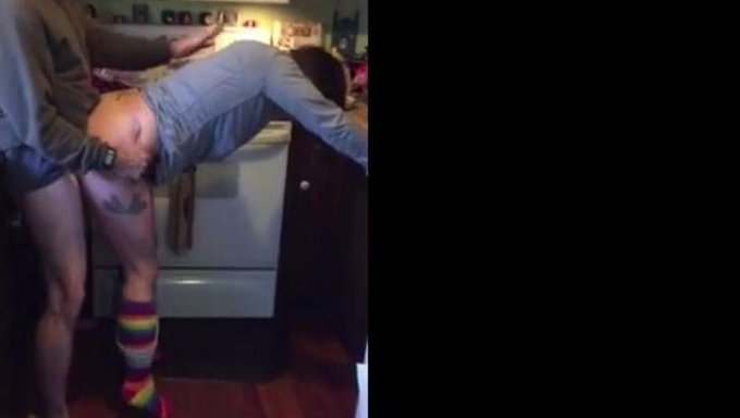 Sexe Dans La Cuisine Avec Une Amatrice Aux Courbes Généreuses Qui Aime Par Derrière