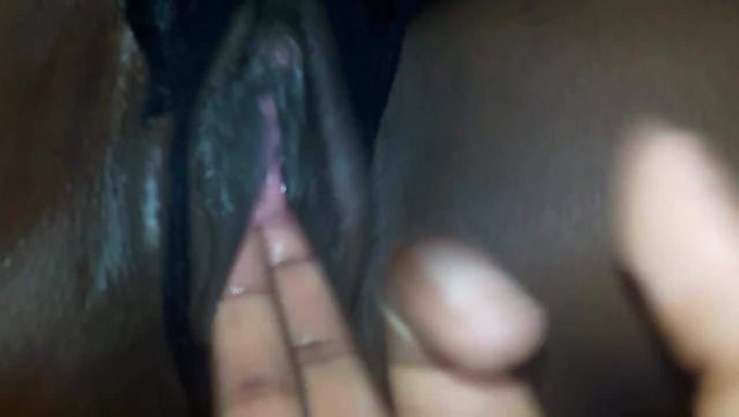 Blacked Out: Éjaculation Féminine Comme Une Fontaine