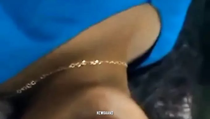 Une Fille Indienne De 18 Ans Et Plus Se Fait Fesser Et Lécher La Cowgirl