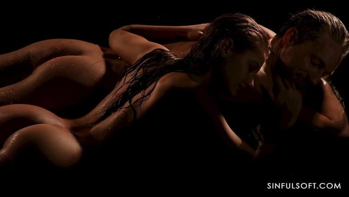 Découvrez Le Plaisir Ultime Du Sexe Aquatique Avec Ce Couple Incroyable