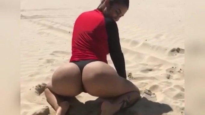 Nouvelle Latina Avec Un Gros Cul Adore Se Trémousser