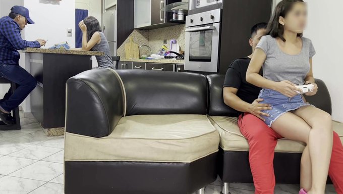 Beau-Père Infidèle Fait Plaisir À Sa Belle-Fille Par Derrière