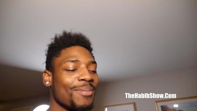 La Grosse Bite Noire Étire Coco Jay Dans Une Vidéo Chaude