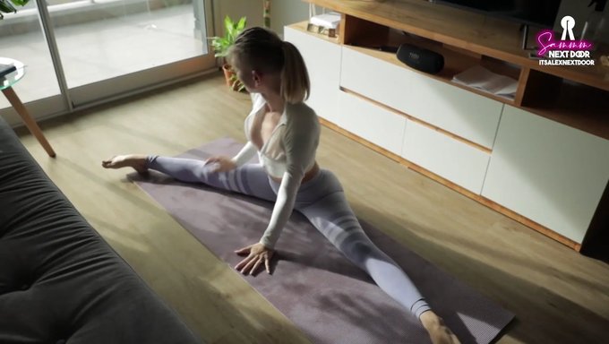 Un Cours De Yoga Qui Dérape En Baise Torride Avec Sammm Next Door.