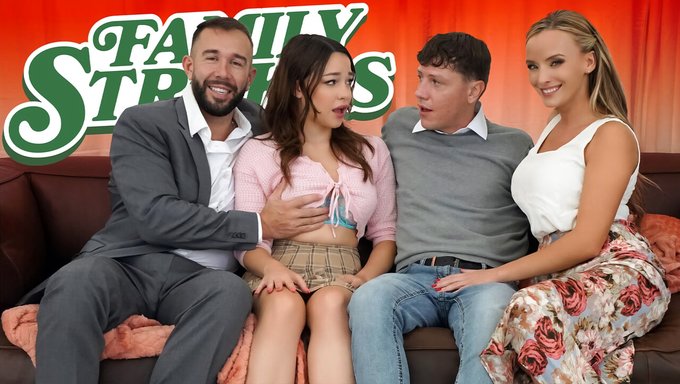 Rion King Et Rissa May Se Font Doigter Dans Un Quatuor De Groupe