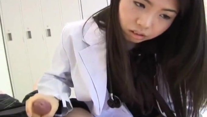 Je Peux T'Aider ? Les Intentions D'Une Japonaise Sont Claires